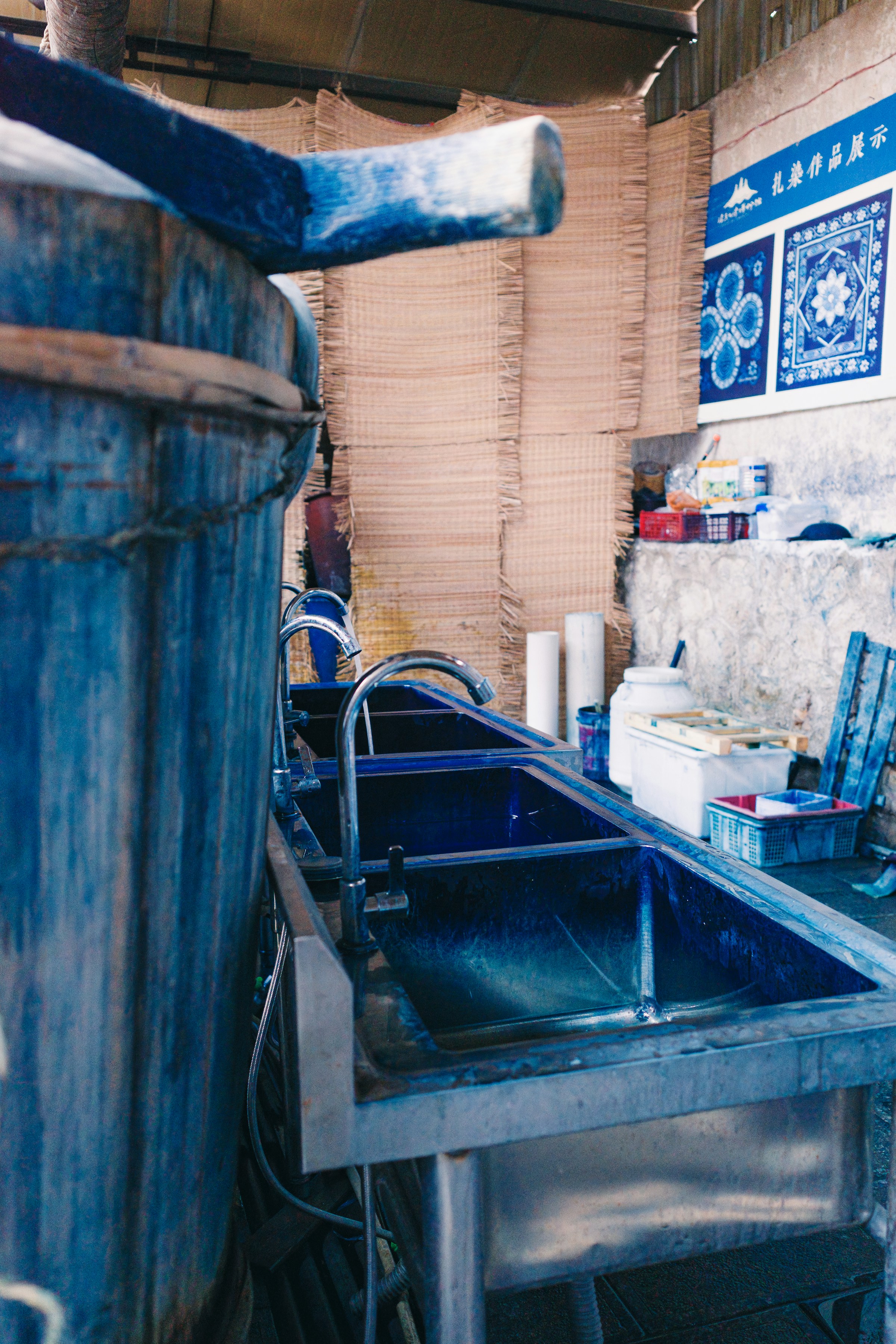 Dye vats and finishing baths